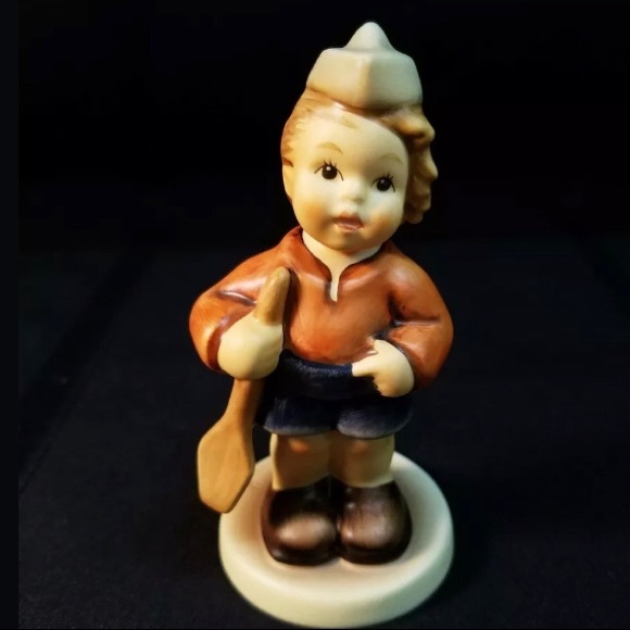 ⭐️HUMMEL⭐️Porcelain“First Mate” Figurine